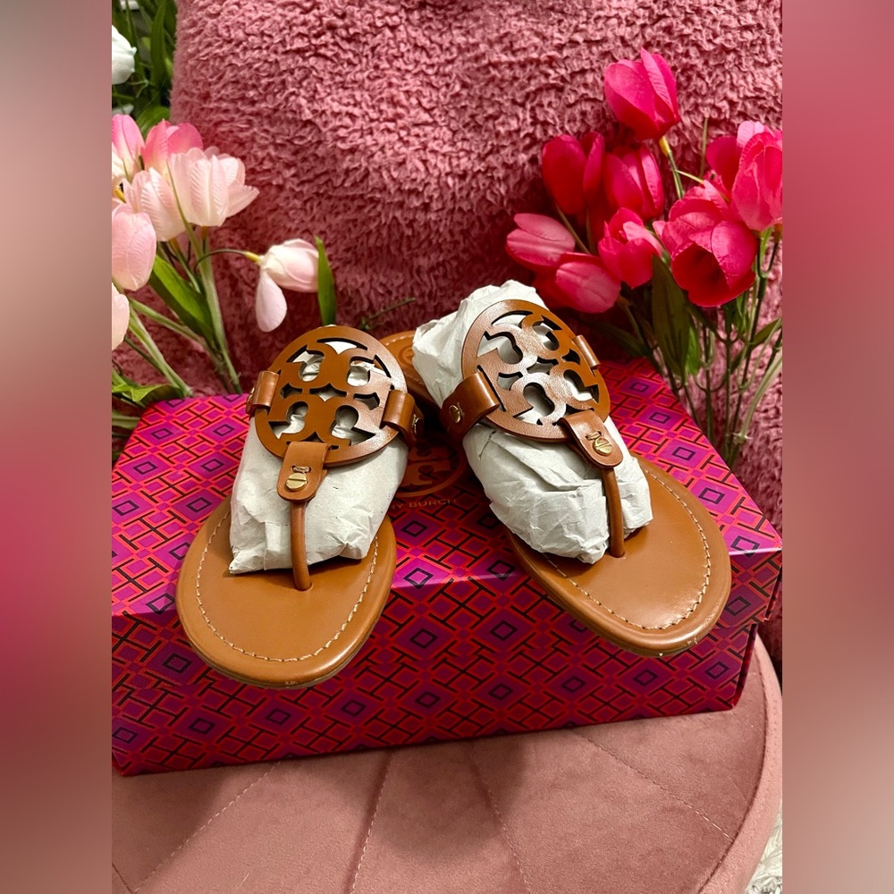 ❌SOLD❌  Pre-Loved Tory Burch Brown Sandals with Elegant Metallic Accents Size 6